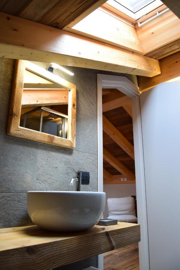 La Volta - Lake Como Heritage Home In Molino Maufet Watermill - Patio On The Garden 콜리코 외부 사진
