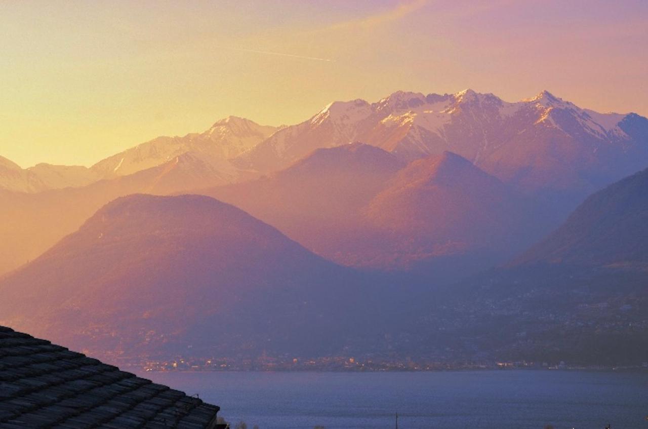 La Volta - Lake Como Heritage Home In Molino Maufet Watermill - Patio On The Garden 콜리코 외부 사진